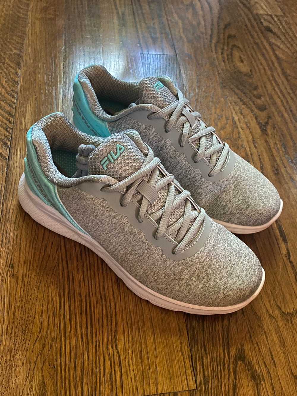 Girls Fila Lightspin 2 Athletic Shoes, Gray / Aqua, Size 5 NEW Kids Sneakers